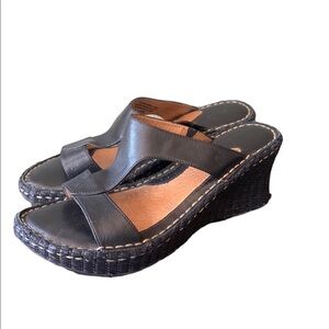 Born Black Leather Wedge Sandals Size 8